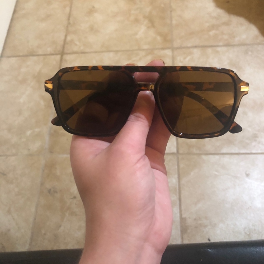 Brown Tortoise Shell Sunglasses NWOT